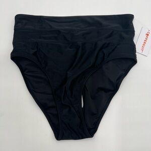 New Women’s Coppersuit full coverage bottoms size S black.  Retails for 24.‎